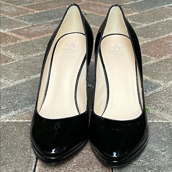 Aquatalia black patent leather platform pumps - Picture 1 of 10